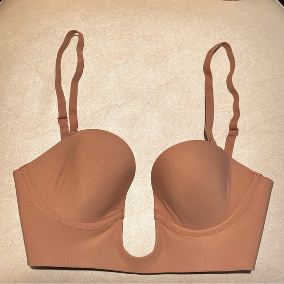 SKIMS NWT Deep Plunge Shape wear Tan Bra Intimates Womens S - Picture 1 of 10
